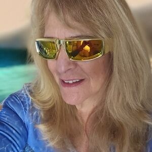 Gold Sunglasses Rainbow Color Lenses Depending On Background NWOT